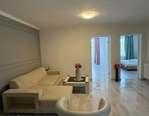 Apartament cu 3 camere, zona Tineretului