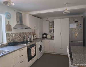 Apartament 4 camere | curte comuna | Baciu