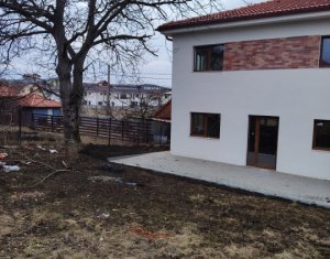 House 4 rooms for sale in Dezmir