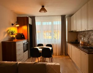 De vanzare apartament cu 3 camere zona str Ioan Rusu