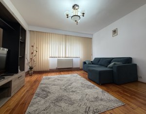 Apartament cu 3 camere în zona Mărăști