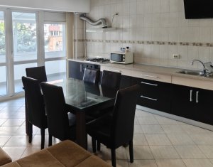 Apartament cu 4 camere in Piata Marasti