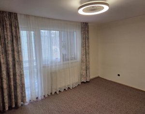 Appartement 4 chambres à vendre dans Cluj-napoca, zone Manastur