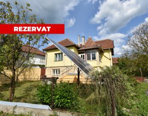 House 4 rooms for sale in Bagara, zone Centru